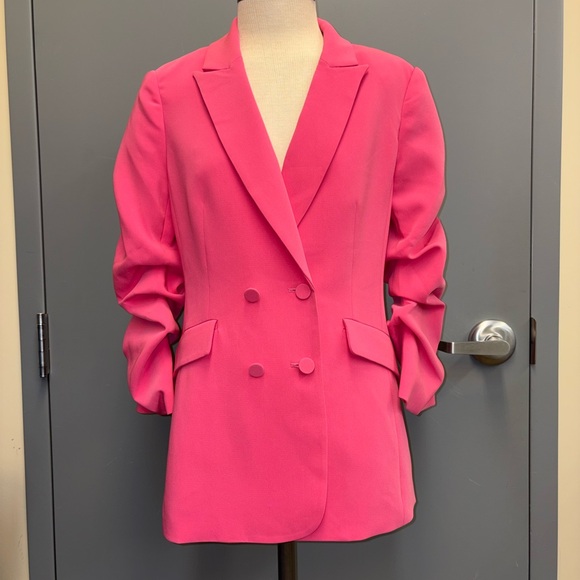 cinq a sept Jackets & Blazers - cinq a sept Vibrant Hot Pink Double-Breasted Blazer size 6 ruched sleeves
